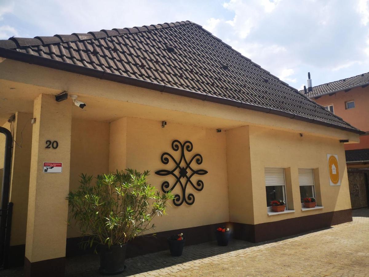 Setany Szallo Siofok Bagian luar foto